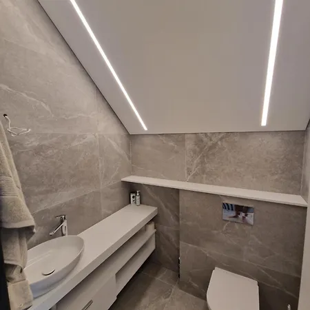 Будинок відпочинку Monci Erdvus Apartamentai Monciskese Su Uzdaru Kiemeliu