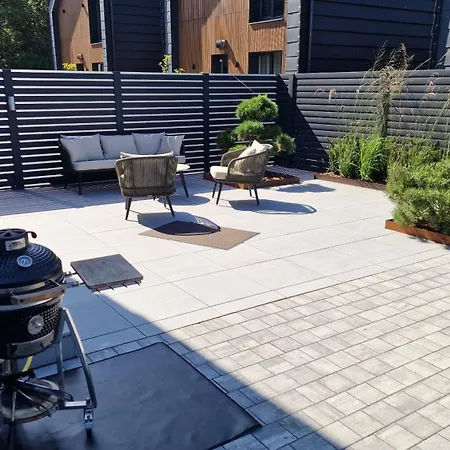 Monci Erdvus Apartamentai Monciskese Su Uzdaru Kiemeliu * Паланга