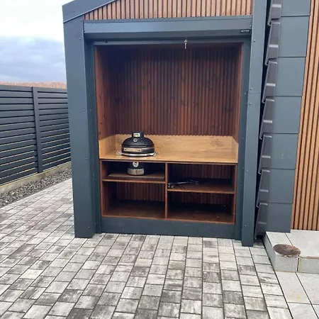 Kotedzas Monciskese Su Uzdaru Kiemeliu Holiday home Palanga
