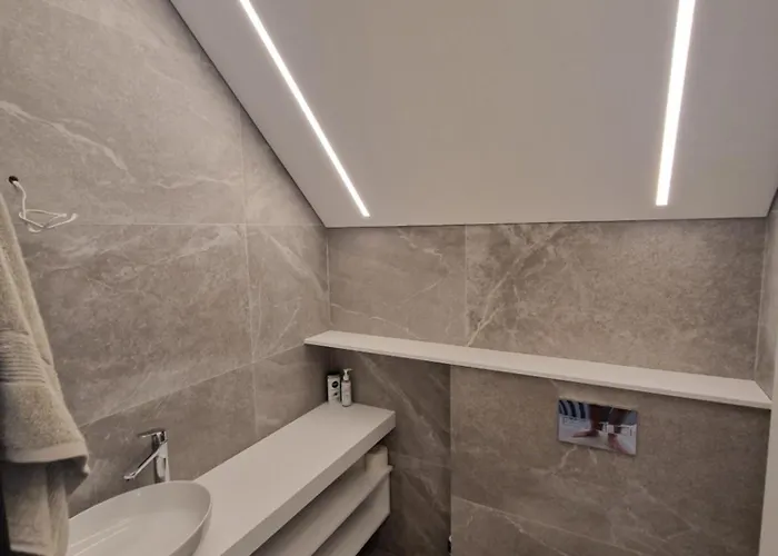 بيت للعطل Monci Erdvus Apartamentai Monciskese Su Uzdaru Kiemeliu