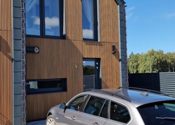 Monci Erdvus Apartamentai Monciskese Su Uzdaru Kiemeliu بيت للعطل بالانغا