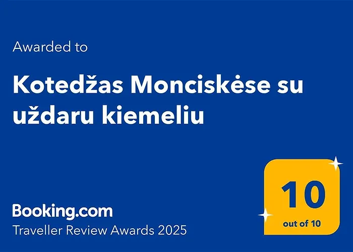 Monci Erdvus Apartamentai Monciskese Su Uzdaru Kiemeliu بيت للعطل *