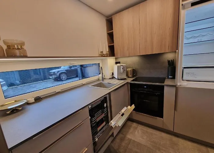 Monci Erdvus Apartamentai Monciskese Su Uzdaru Kiemeliu بالانغا